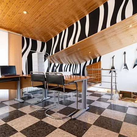 Luxury Rock Tirri