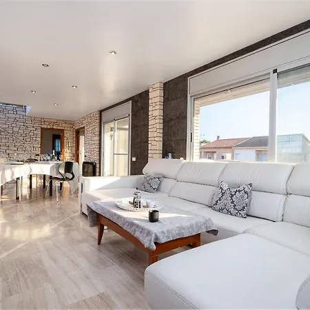 Luxury Rock Tirri